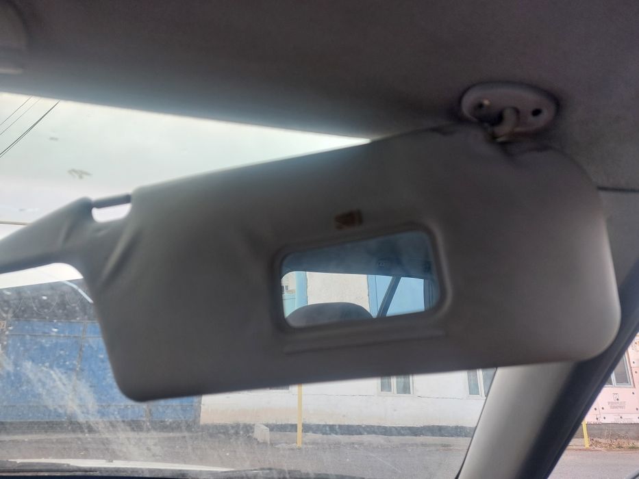 Продам запчасти на мазда птичка