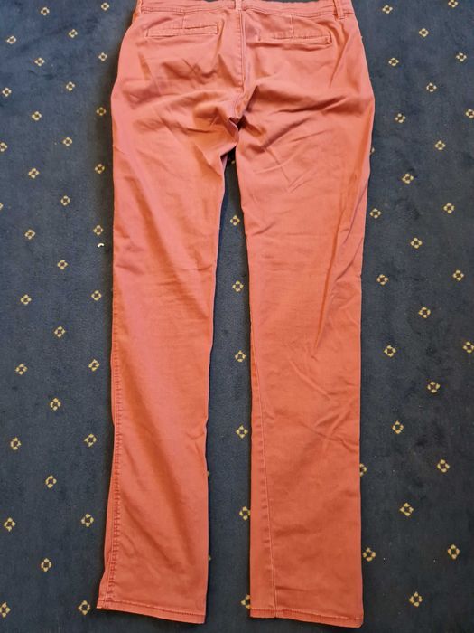 Pantaloni chino de primavara