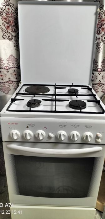 Продам газовую плиту