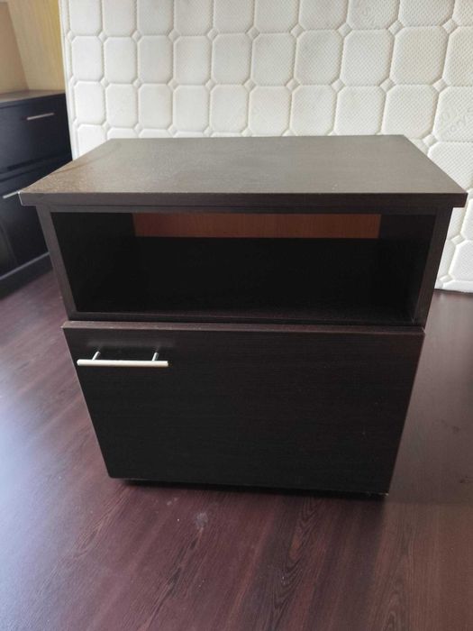 Скрин и 3 броя нощни шкафчета за спалня - венге