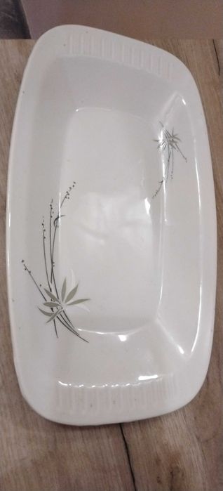 Продавам съдове за готвене- купички, чинии,..