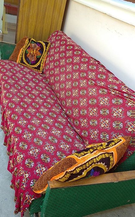 Srochno divan sotiladi