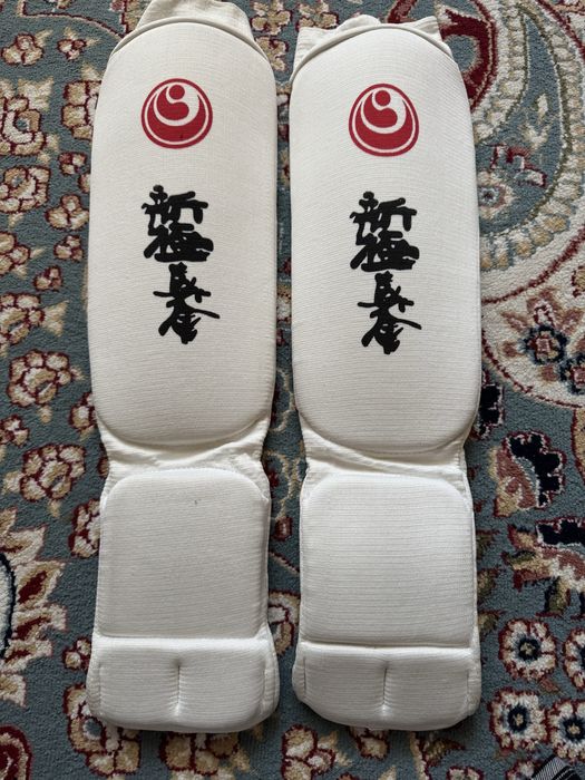 продаю наколенники и перчатки для рук