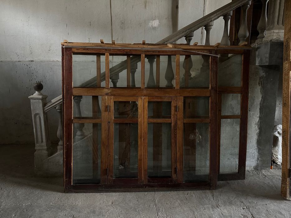 Yog’och eshik va romlar