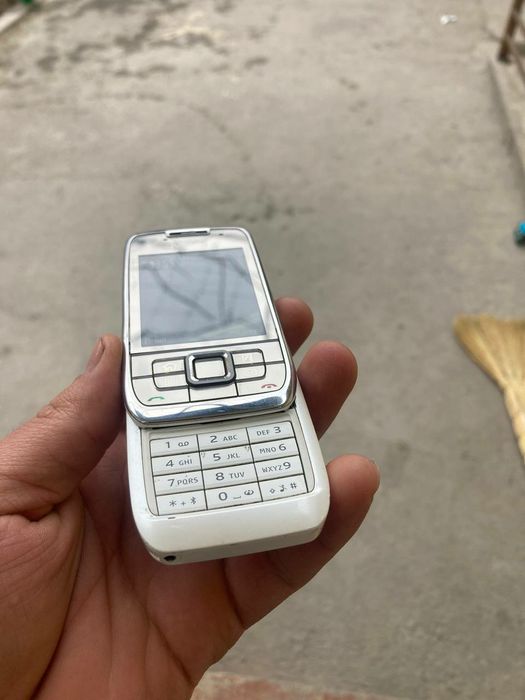 Nokia E66 ideal holatda