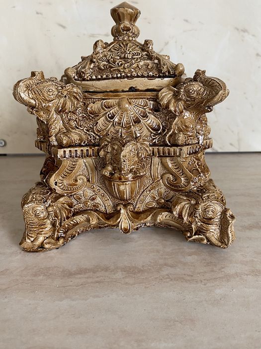 Декоративна кутия