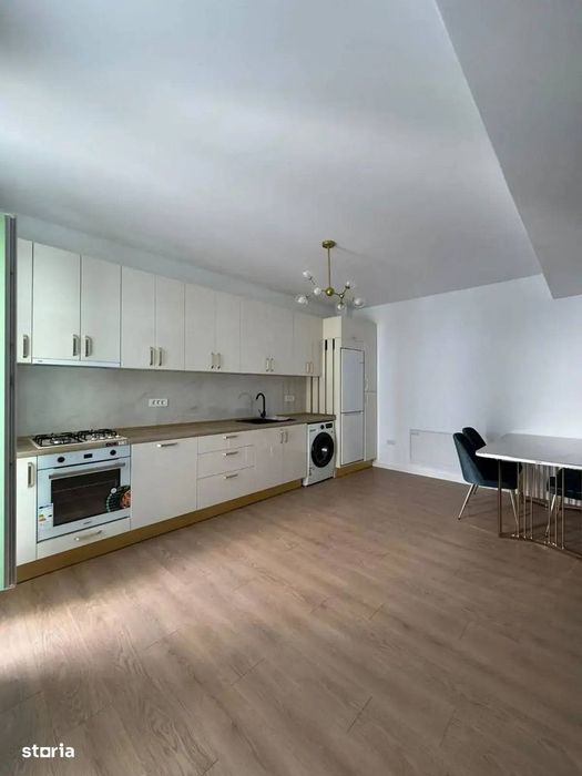 Complet nou! Suprafata mare, vedere gradina interioara + loc parcare