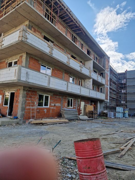 Case la rosu ,lucrării de structura