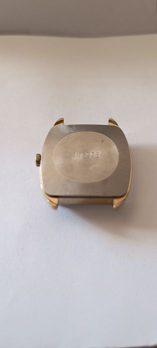 Винтидж позлатен часовник POLJOT