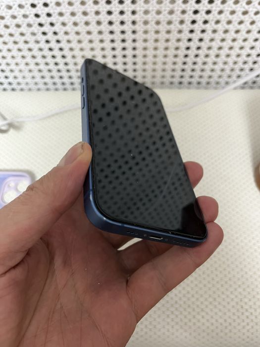 Iphone 13 в хоршем состоянии.