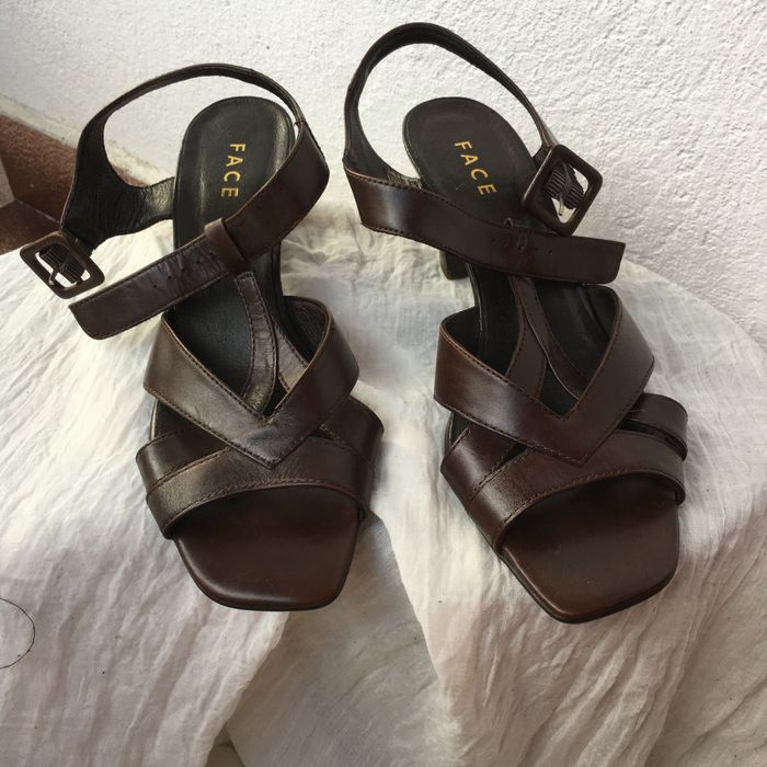 Кожени сандали, в отлично състояние, номер 39