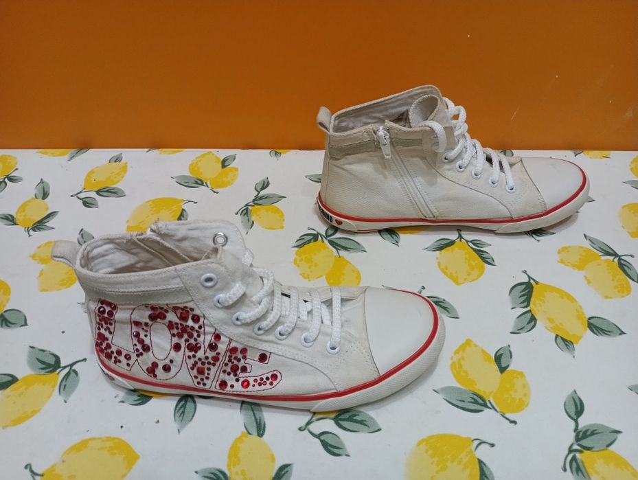 Moschino Love N 37 - 48 лв