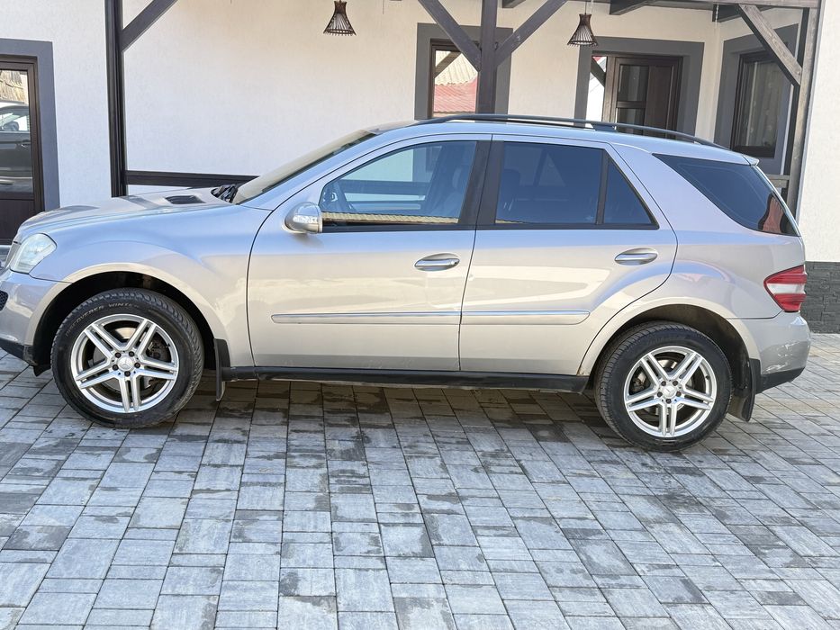 Mercedez ml 320 (AUTOUTILITARĂ)