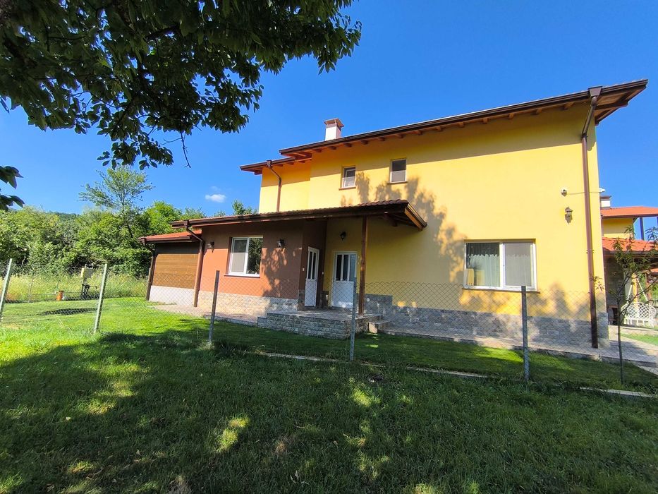 Продава се Къща в с. Драгичево, Област Перник - 220 кв.м за 1910 €/кв.м - Снимка #3