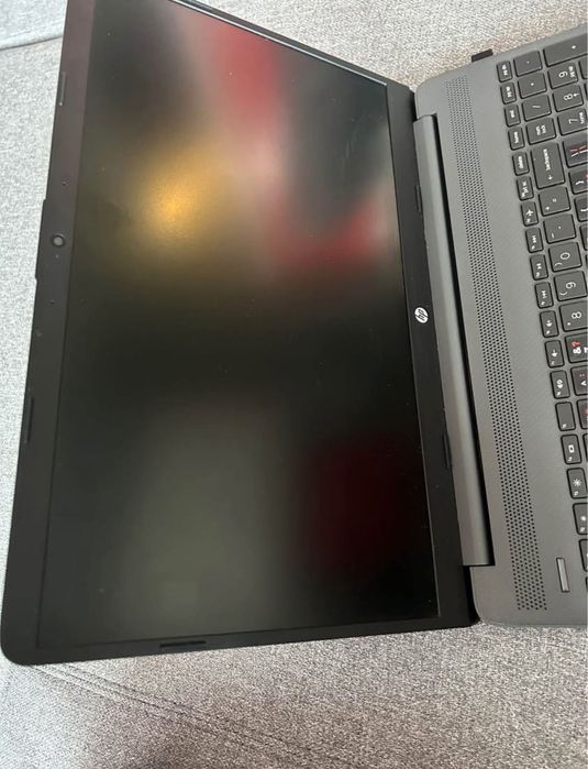 Лаптоп HP 255 G9