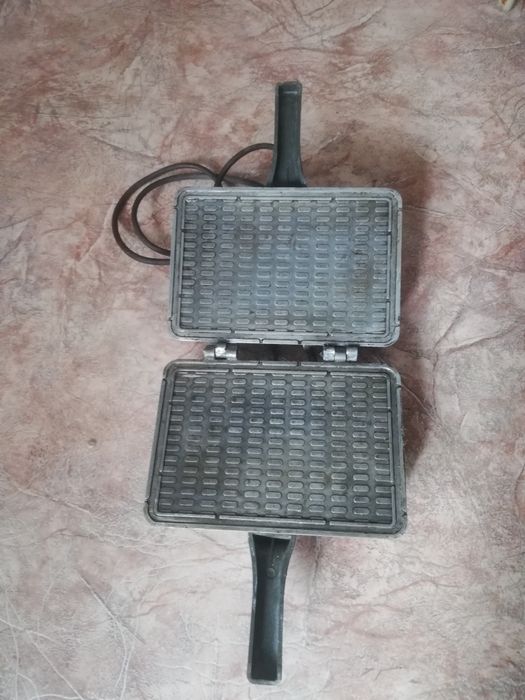 Продам Вафельницу СССР