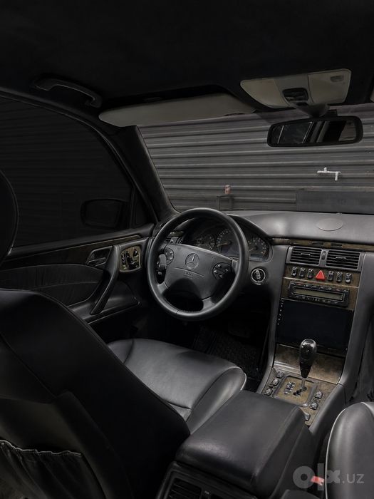 Mercedes-Benz 210