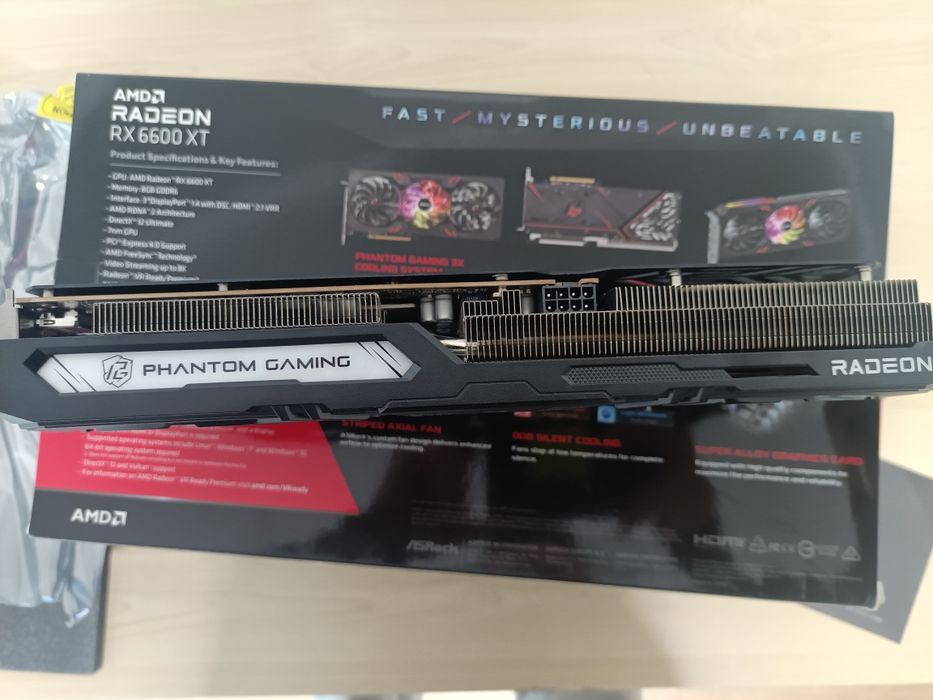 Placa video AMD RX 6600 XT 8gb Impecabila