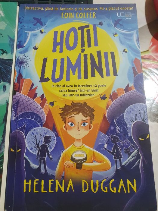 Hotii luminii de Helena duggan