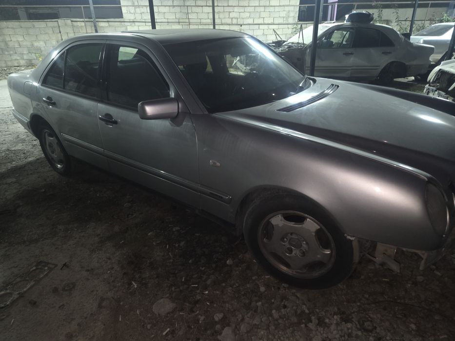 Мерседес 210 разбор