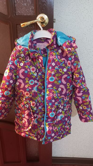 Демисезонная куртка для девочки