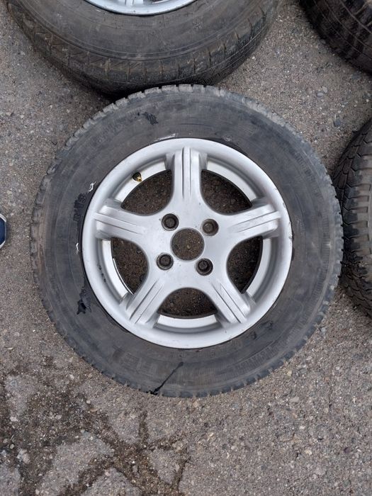 Диски R13 с резиной. На Гольф 3.