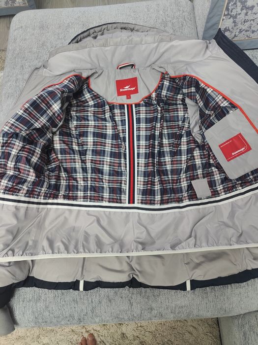 Продам женскую куртку.