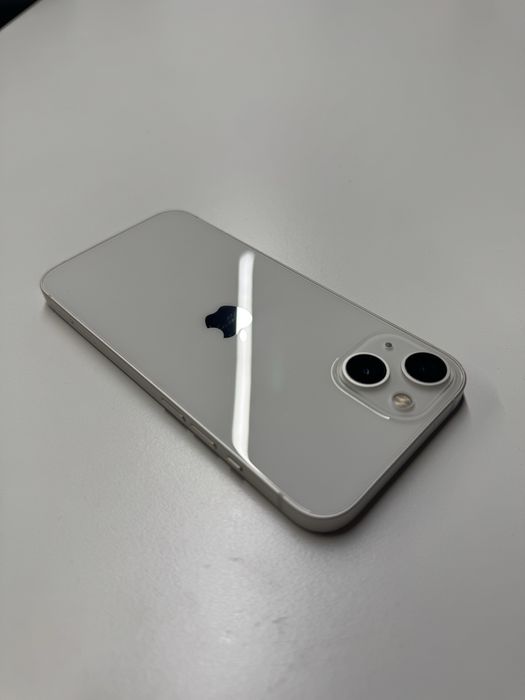 Продаю айфон 13 белый