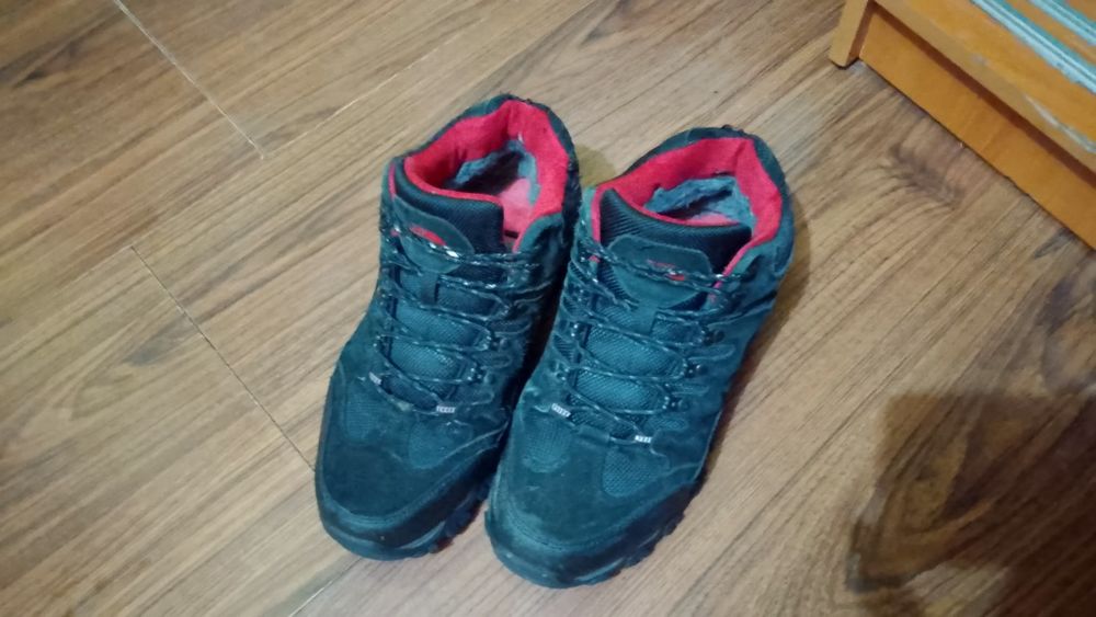 Продам зимние 43