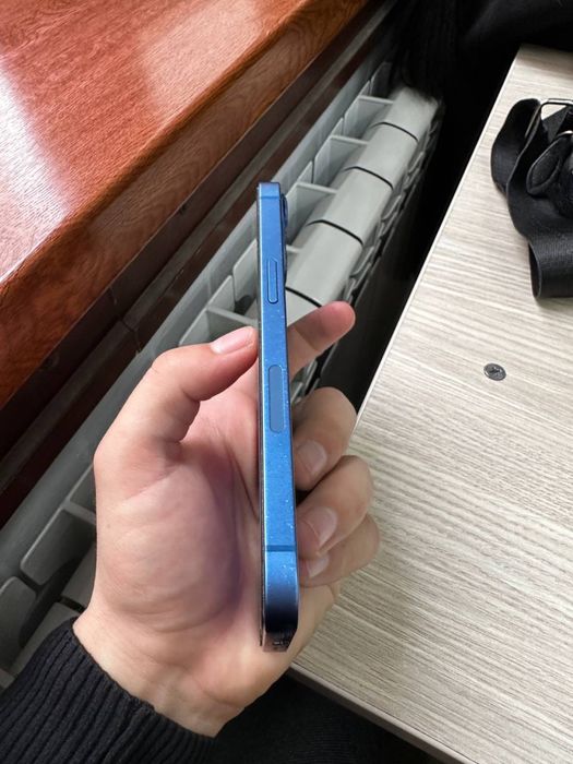 iPhone 13 128 GB Aybi yuq  81% region LL/A  rangi Pin kar Bor  480.0$