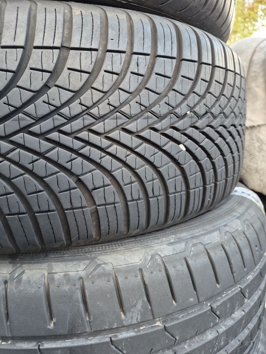 2бр. 215 55 17 Dunlop всесезонни.