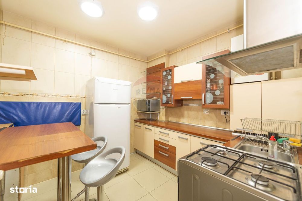 Apartament cu 3 camere de inchiriat, 69 mp utili, Mall Vitan