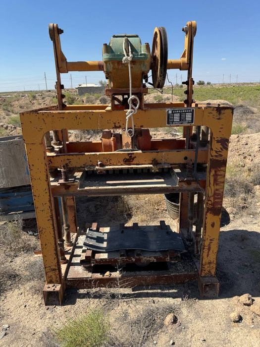 Шлакаблок куйиш аппарати сотилади полный комплект,