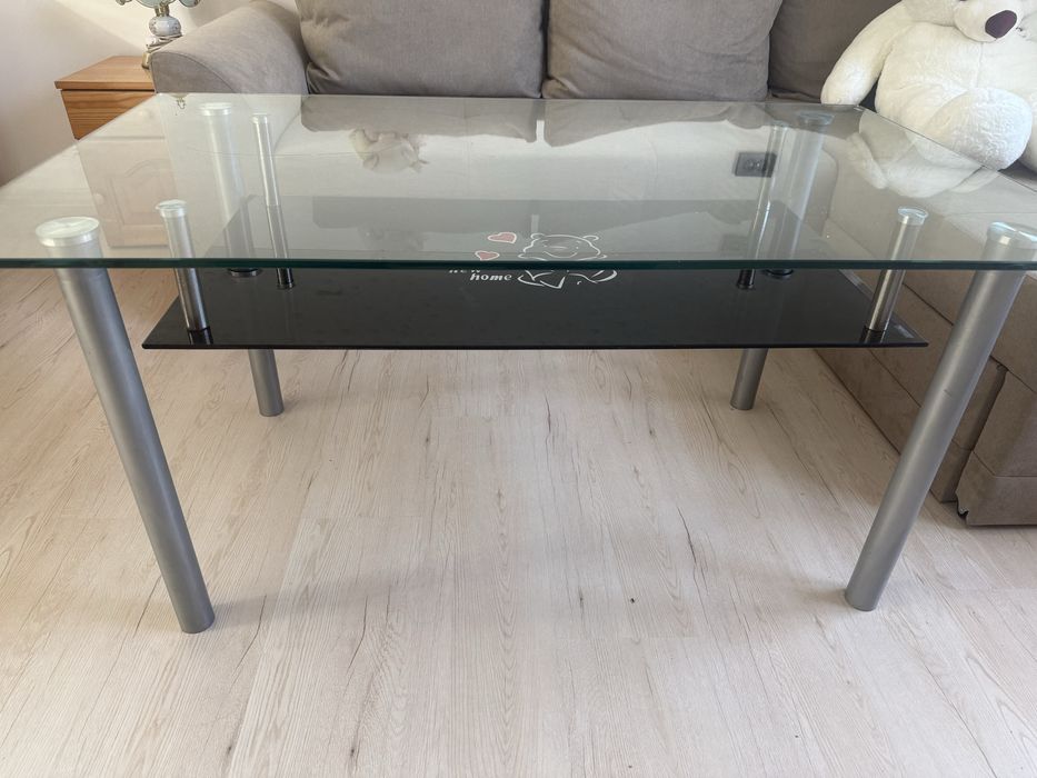 Стъклена маса.