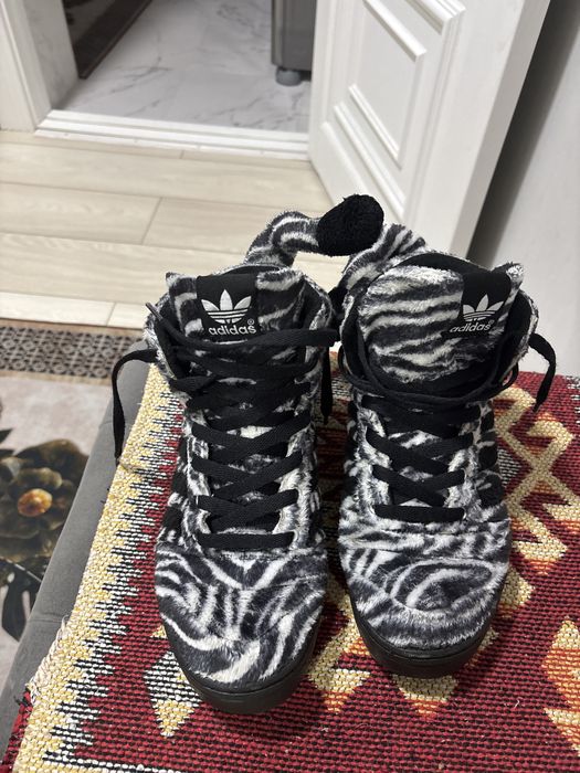 Adidas jeremy scott zebra
