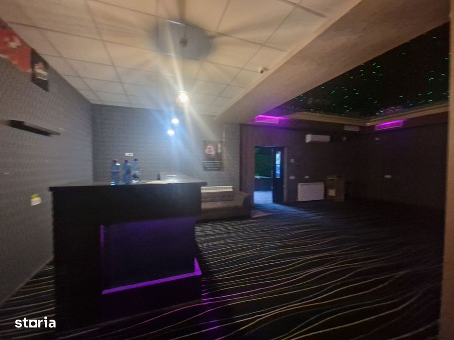 Navodari-Spatiu Comercial 250mp,vitrina stradala,activitatii multiple