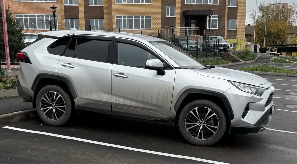 Продам Toyota RAV4
