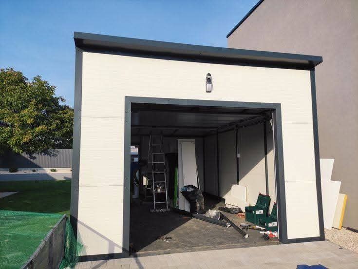 Executam la comanda garaje metalice si panouri sandwich folosind materiale de cea mai buna calitate. 

Oferim o gama completa de servicii:
• Consultan