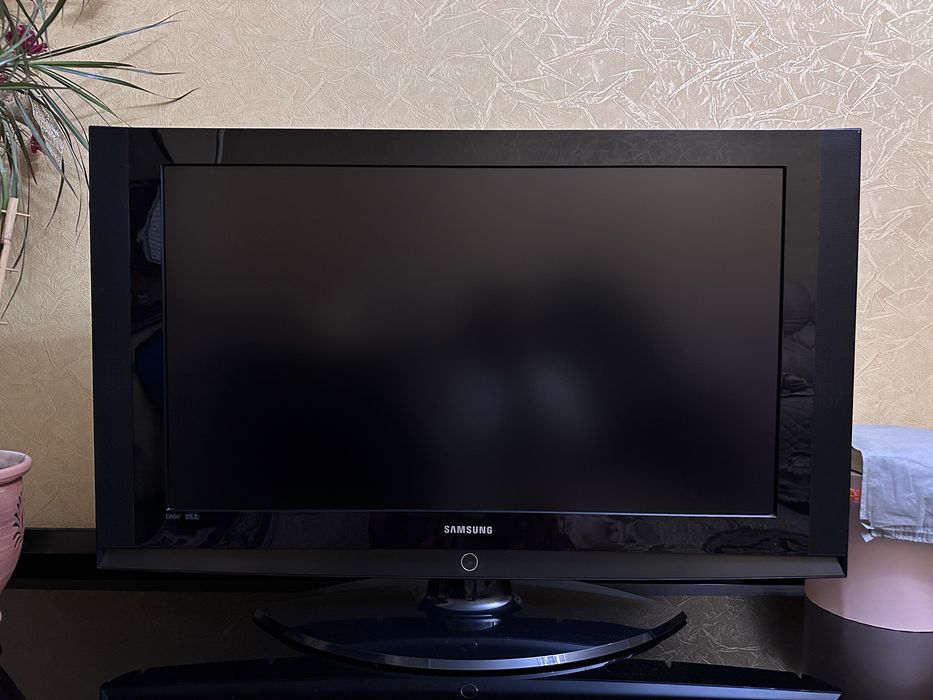 Телевизор samsung