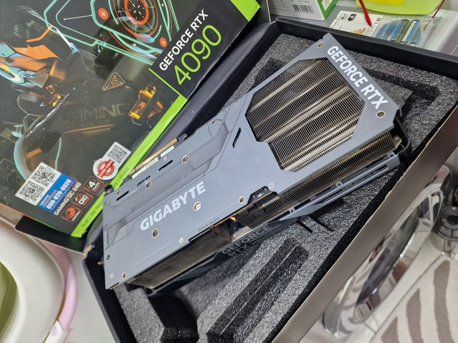 На запчасти видеокарты rtx 5090 и 4090