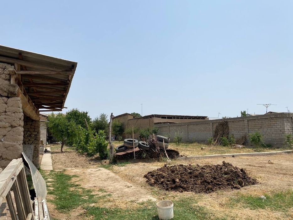 Uy sotiladi 11 sotik