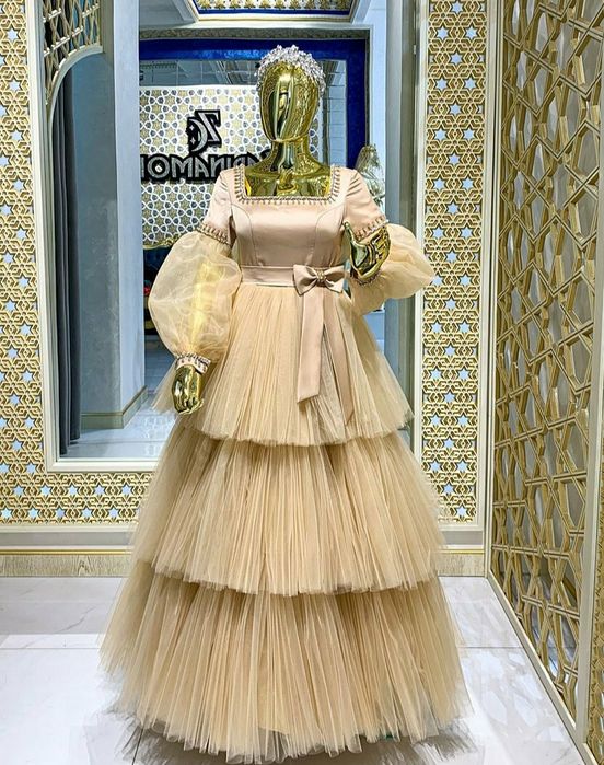 Вечернее платье  ручной работы