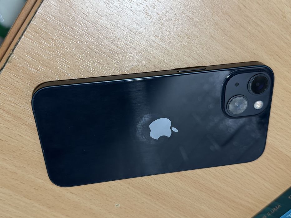 Продам iPhone 13 на 128гб 180.000