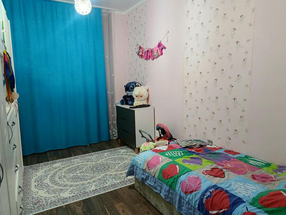 продам 4 комнатную