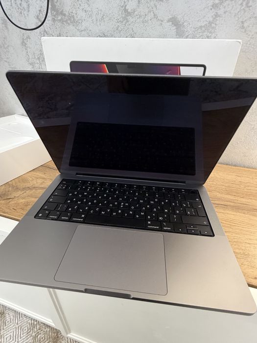 Срочно продам MacBook 14 pro 512