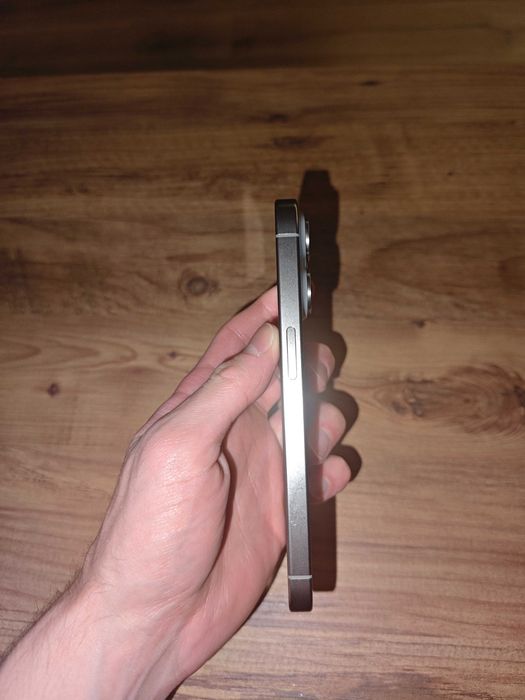 Телефон iPhone 15 Pro
