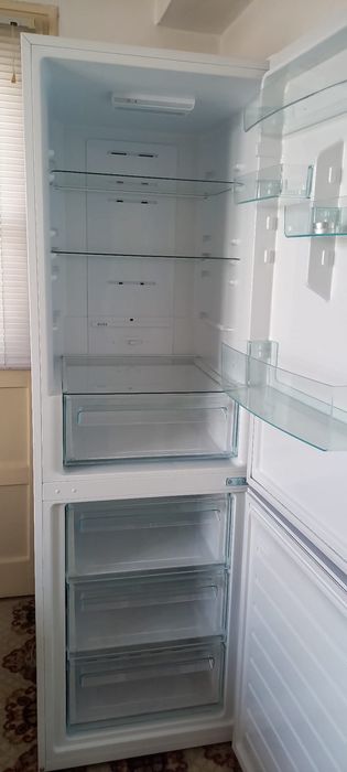 Combina frigorifica Candy NoFrost 324L Garantie 2 ani