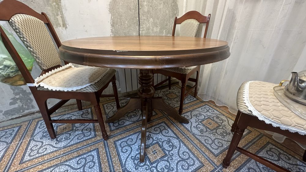 Кухонный стол в отличном состоянии