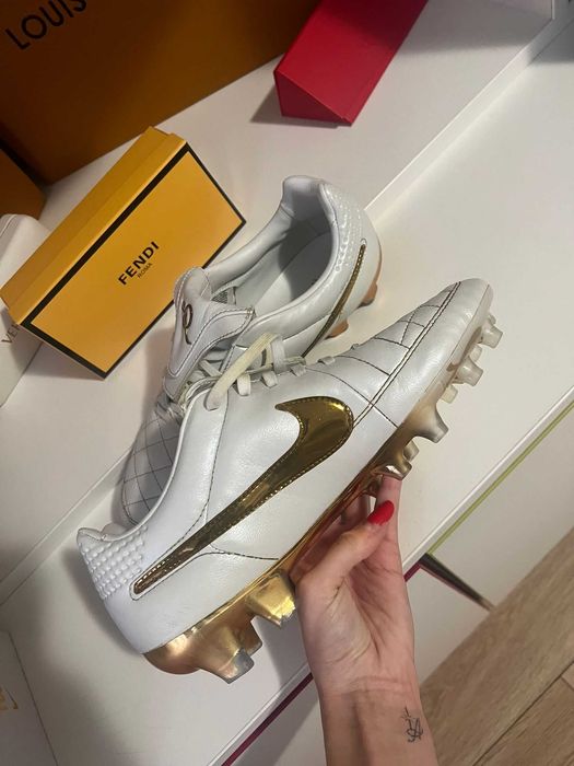 Vând ghete fotbal ediție limitată