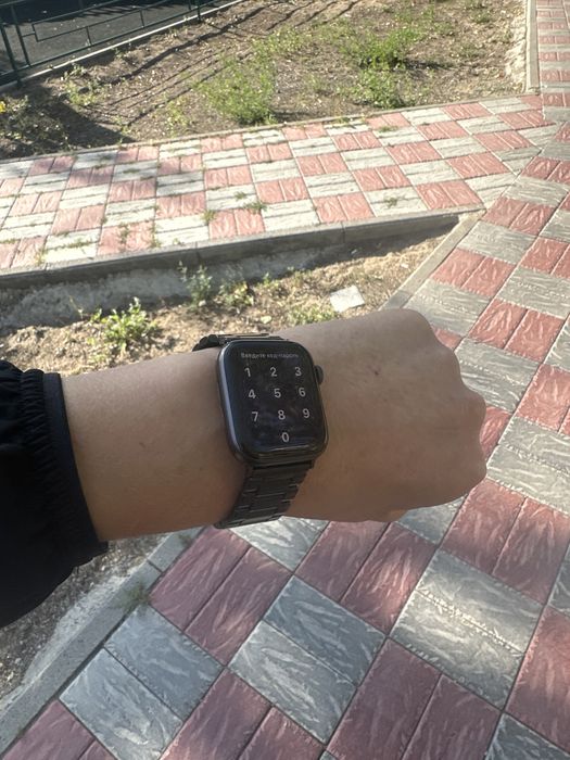 Продам apple watch SE 44 см